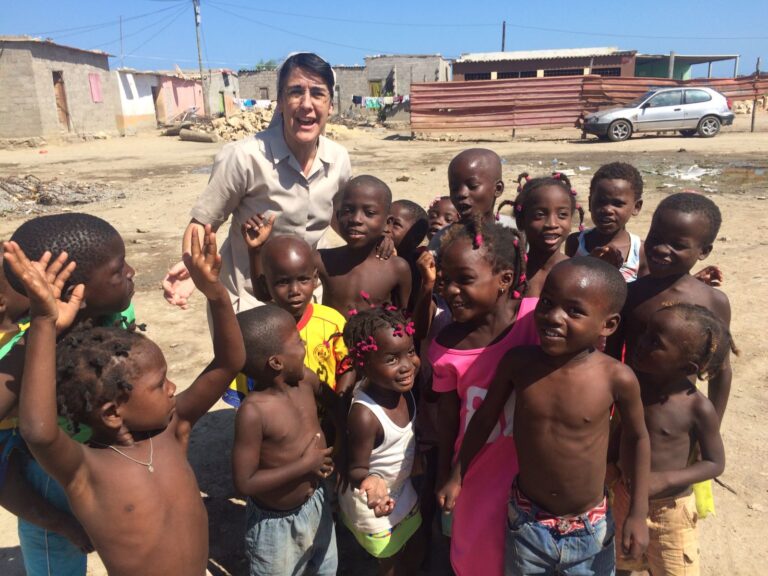 Entrevista a la Directora Titular del Colegio Milagrosa Las Nieves.