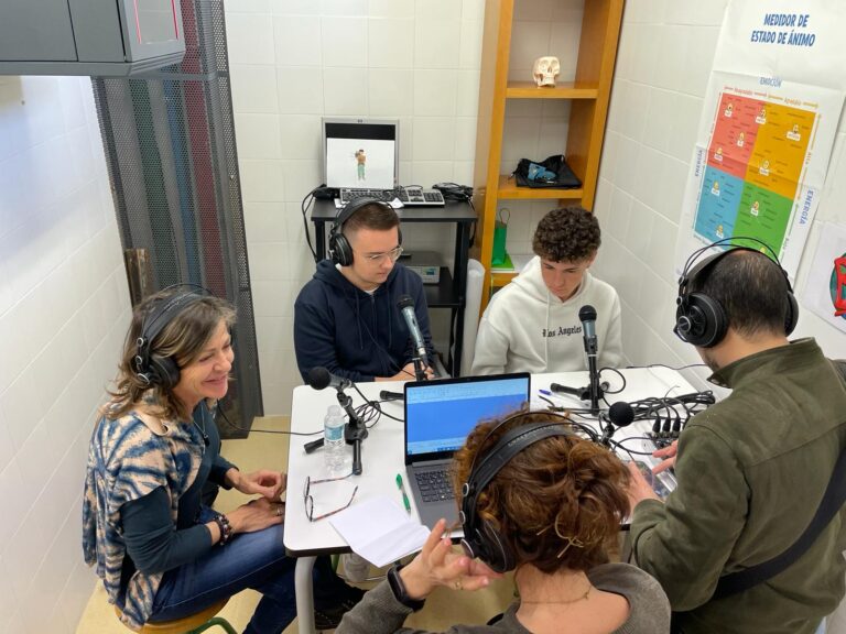 Celebrando el día de la mujer: Entrevista a Maravillas Martínez (Mujer pionera en el cuerpo de policía local en Murcia).