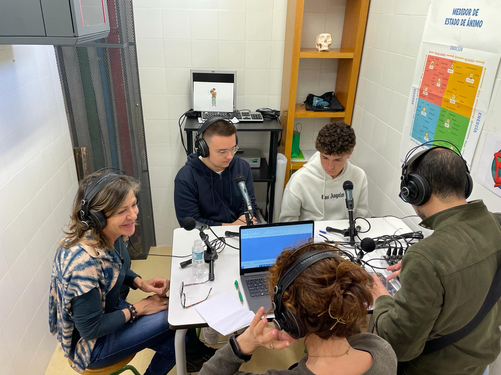 Celebrando el día de la mujer: Entrevista a Maravillas Martínez (Mujer pionera en el cuerpo de policía local en Murcia).