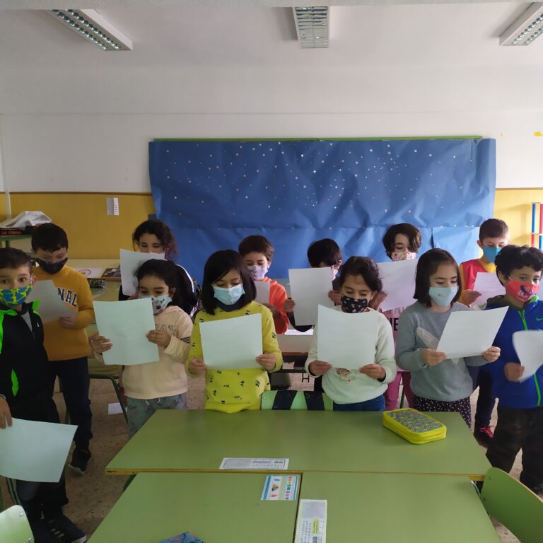 CEIP SAN LORENZO 2º PRIM. Recreación cuento "Los tres bandidos" de Tomi Ungerer adaptación de Carmina Gómez Piñas