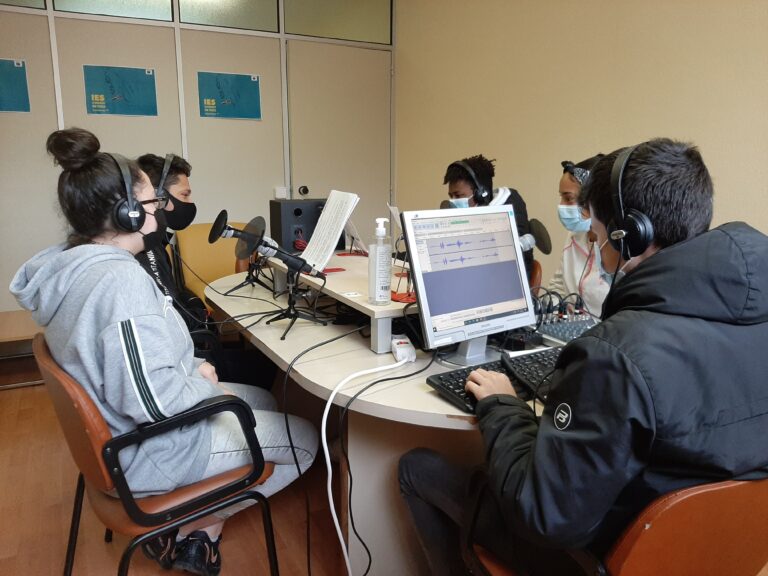 Onda Leonardo: Entrevista a tres mujeres inventoras en el Día Internacional de la mujer (IES Leonardo da Vinci)