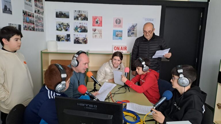 LOS MISIONEROS VISITAN EL CLARA CAMPOAMOR