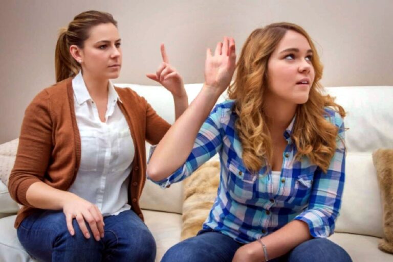 Cómo mejorar la comunicación con nuestros hijos adolescentes