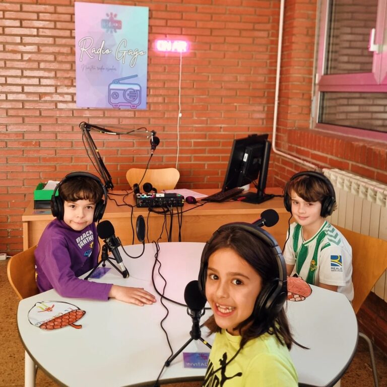 "Microrrelatos de otoño" - 4º Primaria - Radio Gago
