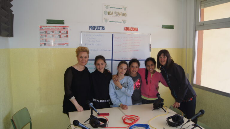 HOY NOS VISITAN. BEA Y CRISTINA.