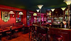 BAR ATO. CARLA Y MIRIAM