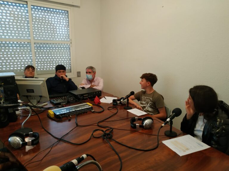 Auxiliares de conversación y alumnado de 2º ESO A cuentan anécdotas III