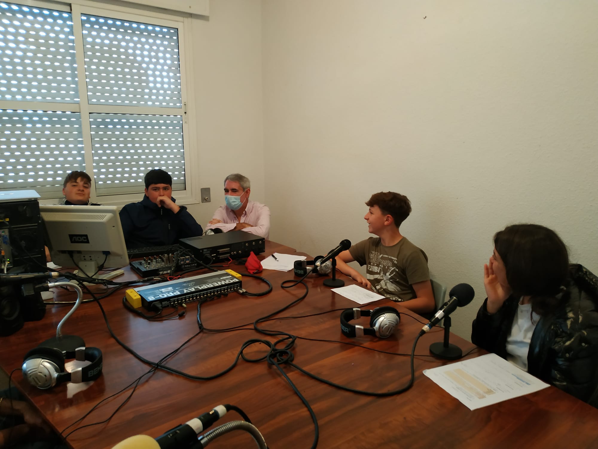 Auxiliares de conversación y alumnado de 2º ESO A cuentan anécdotas III