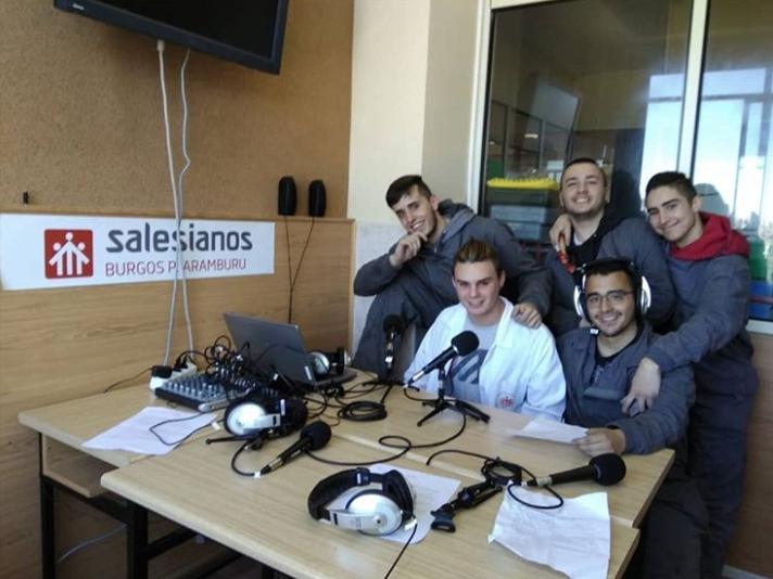 BUENOS DÍAS 1ºACA: 07/03/19 "Sé feliz y haz felices a los demás: No seas cenizo"