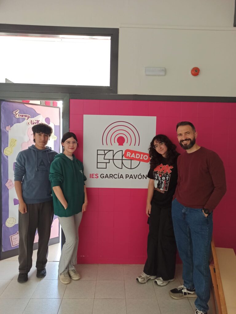 VIÑEROS: "Raíces de Vid: La Historia del Vino en Tomelloso"