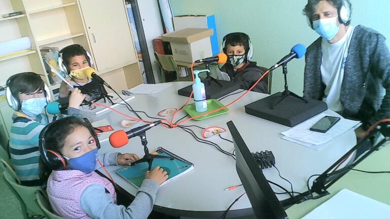 VISITA AL DOCTOR DE UNA FAMILIA DE CONEJOS