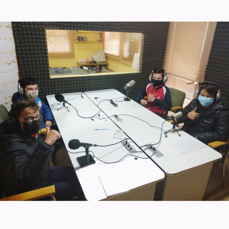 JULIO CÉSAR Y EL MONSTRUO DE LAVA