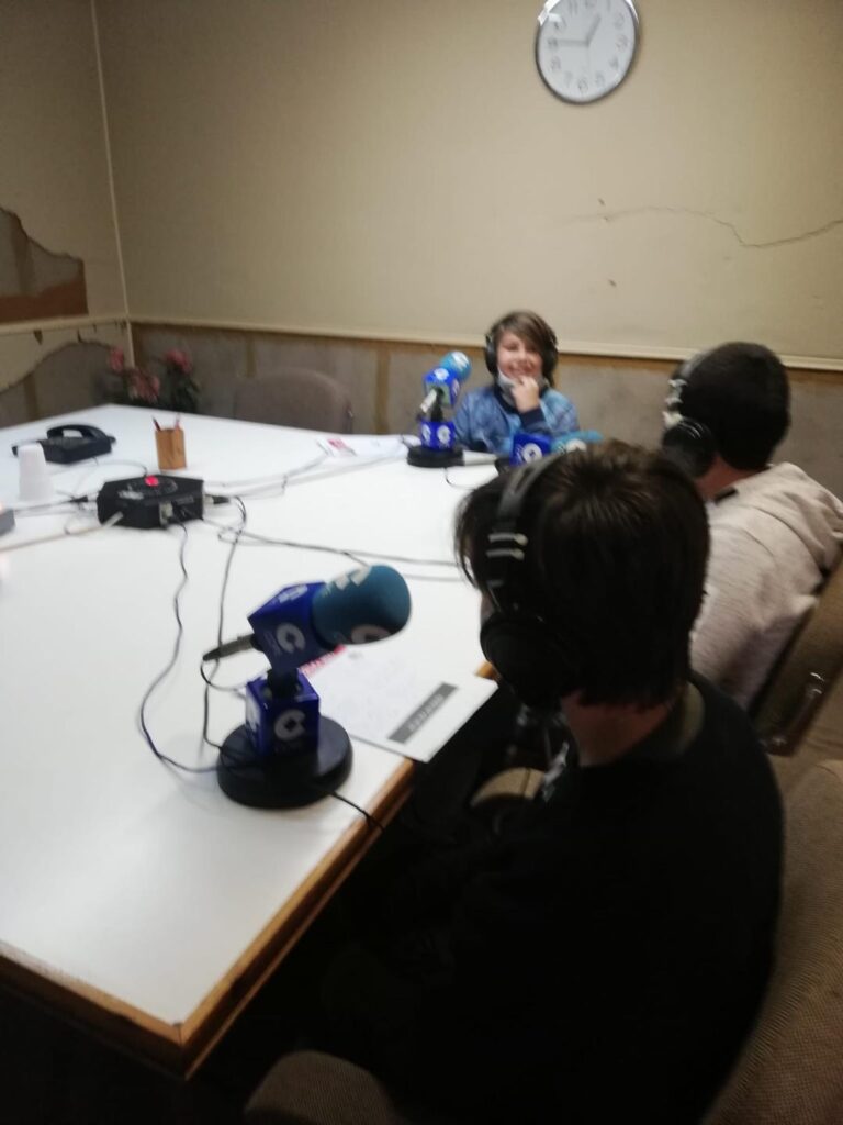 NI UN DÍA SIN POESÍA