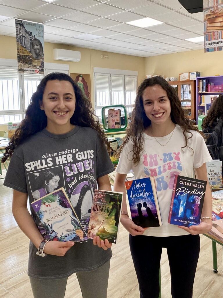 ENTRE HASHTAGS Y LIBROS