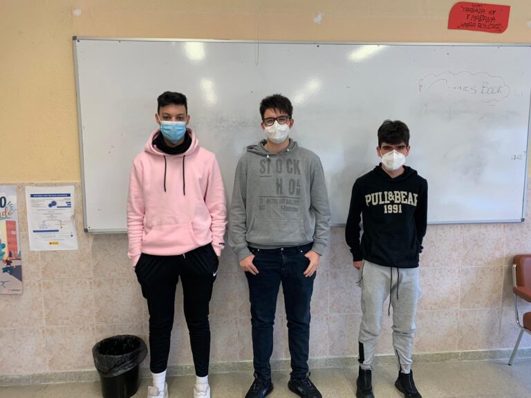 2EIC: "Las cosecuencias de las redes sociales"