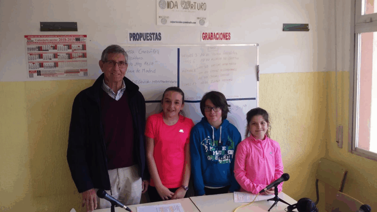 HOY NOS VISITA. ÁNGEL DÍAZ-MUNÍO.