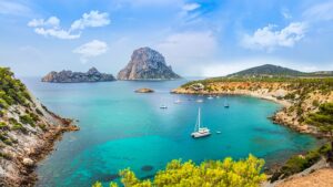 Viaje de fin de curso a Ibiza: desarrollo del presupuesto y posibles formas de financiación