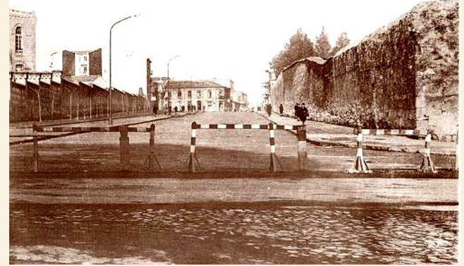 Román Andrés explica los inicios del Barrio del Oeste.