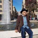 El escultor José  Antonio Elvira nos habla de la exposición “Retorno al Oeste” que está instalada en la Plaza del Barrio