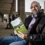 ENTREVISTA AL ESCRITOR ÓSCAR ESQUIVIAS