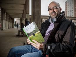 ENTREVISTA AL ESCRITOR ÓSCAR ESQUIVIAS