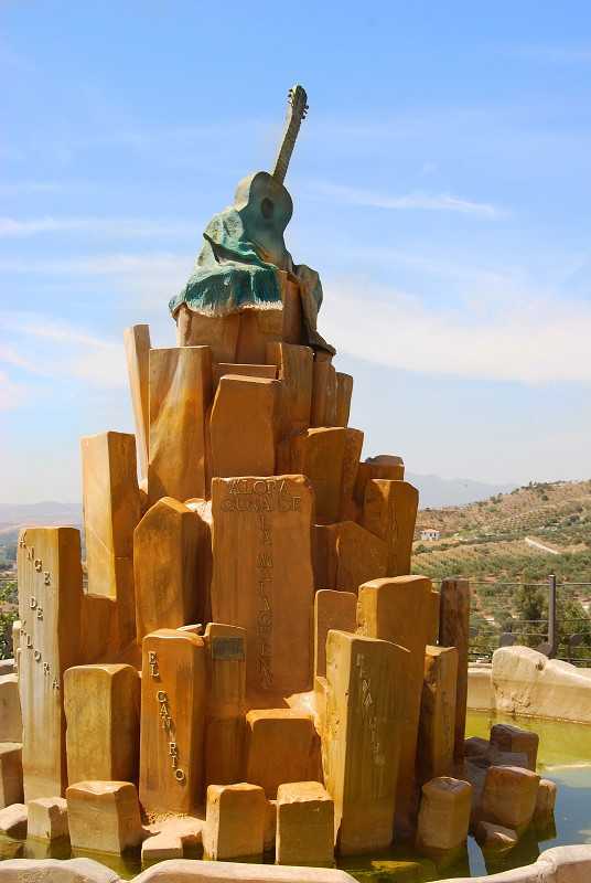Monumento al cante por malagueñas