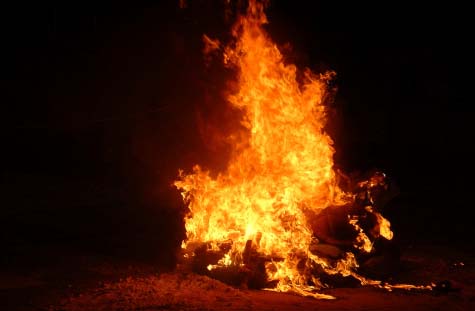 Las Hogueras de Santa Lucia entrevista a vecinas del pueblo