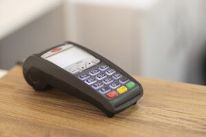 Otras opciones de financiación personal: Las tarjetas comerciales y créditos rápidos y minipréstamos