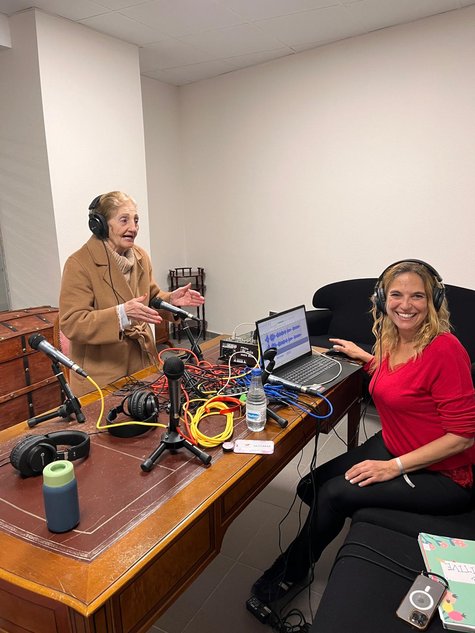 Angelita nos canta por Navidad