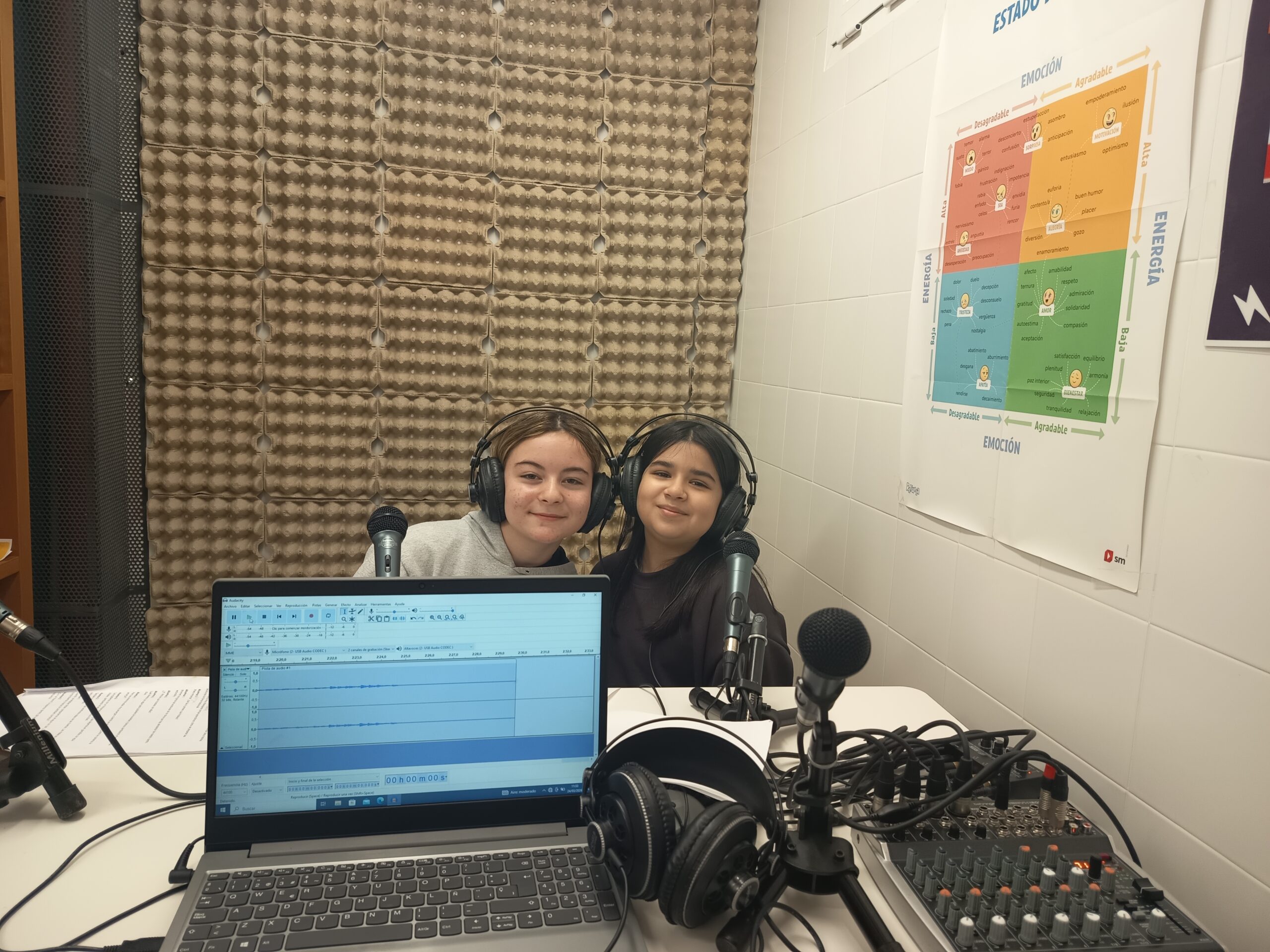 Escuchar podcast Entrevista a Cecilia, la profe de Sociales del IES La Basílica
