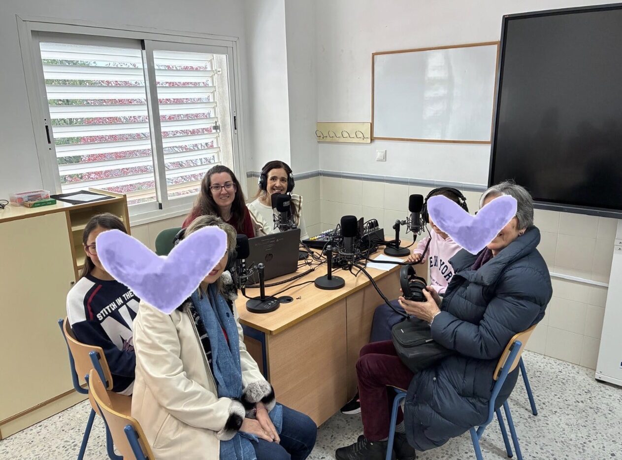 Escuchar podcast 8 M: Día Internacional de la Mujer (entrevistas a las abuelas-parte 1) Alumnos 5º primaria