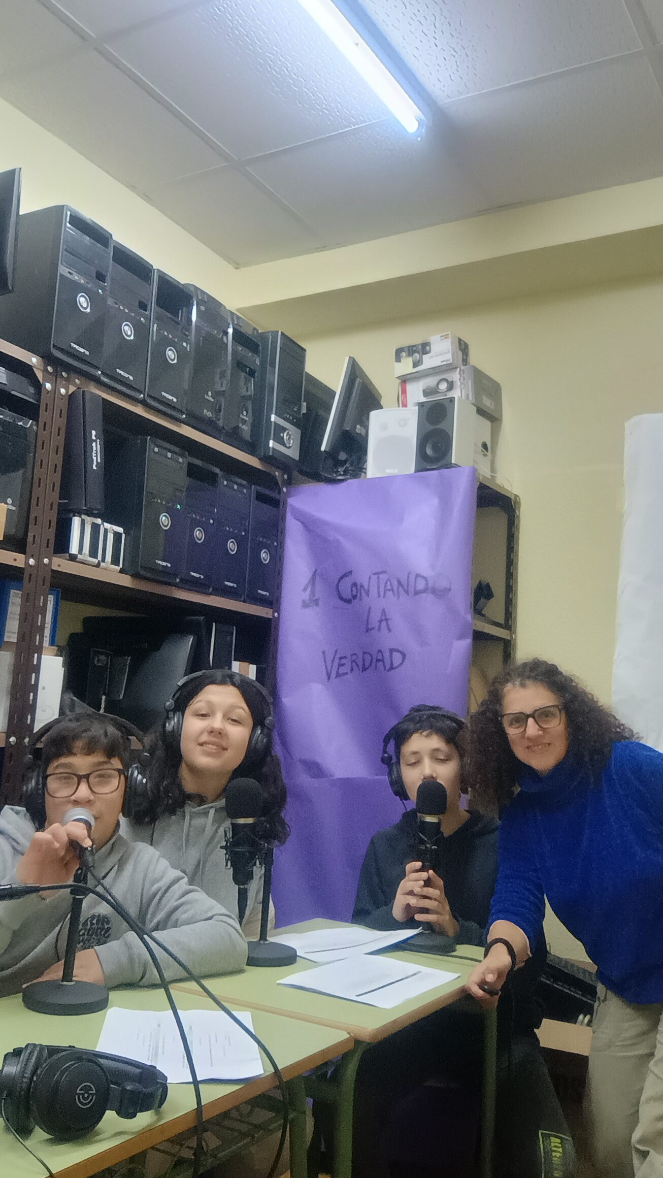 Escuchar podcast Desmintiendo Verdades