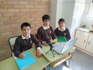 Escuchar podcast Dispositivos móviles en el aula por el Colegio Sedaví