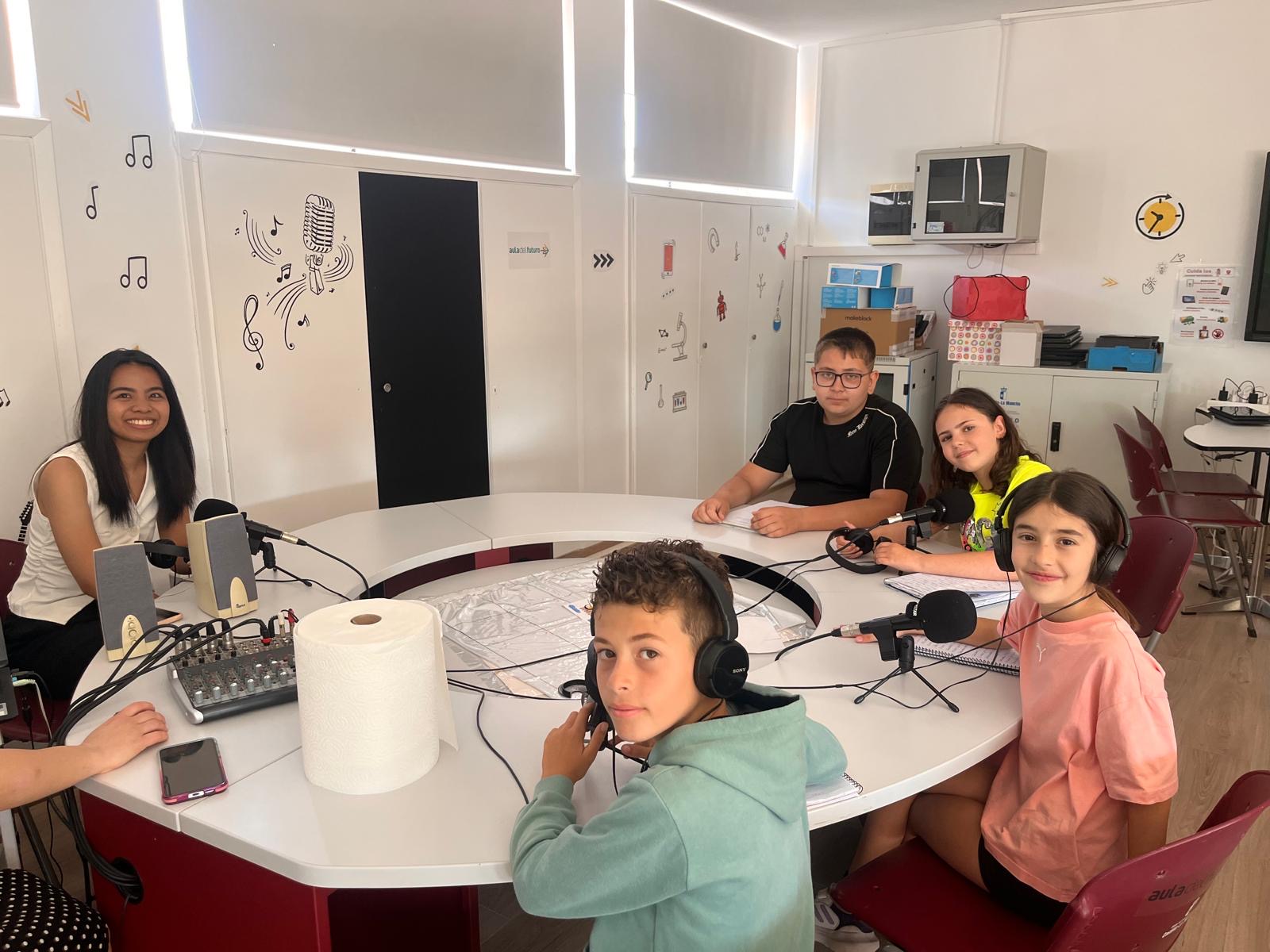 Escuchar podcast ENTREVISTA CELINEDEN- AUXILIAR DE CONVERSACIÓN DEL CENTRO