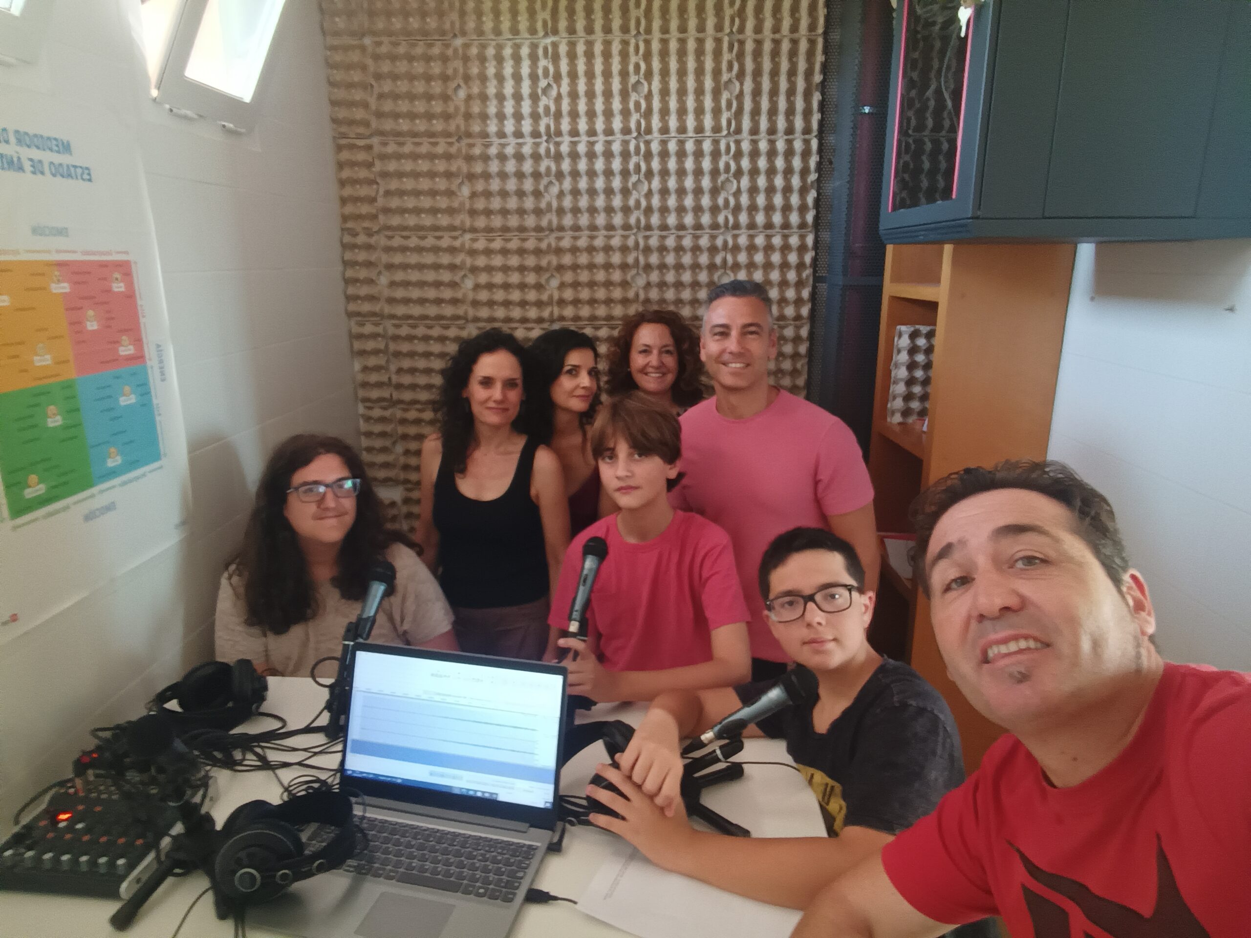 Escuchar podcast ENTREVISTA A PROFESORES PARTICIPANTES EN EL PROGRAMA ERASMUS+ K122