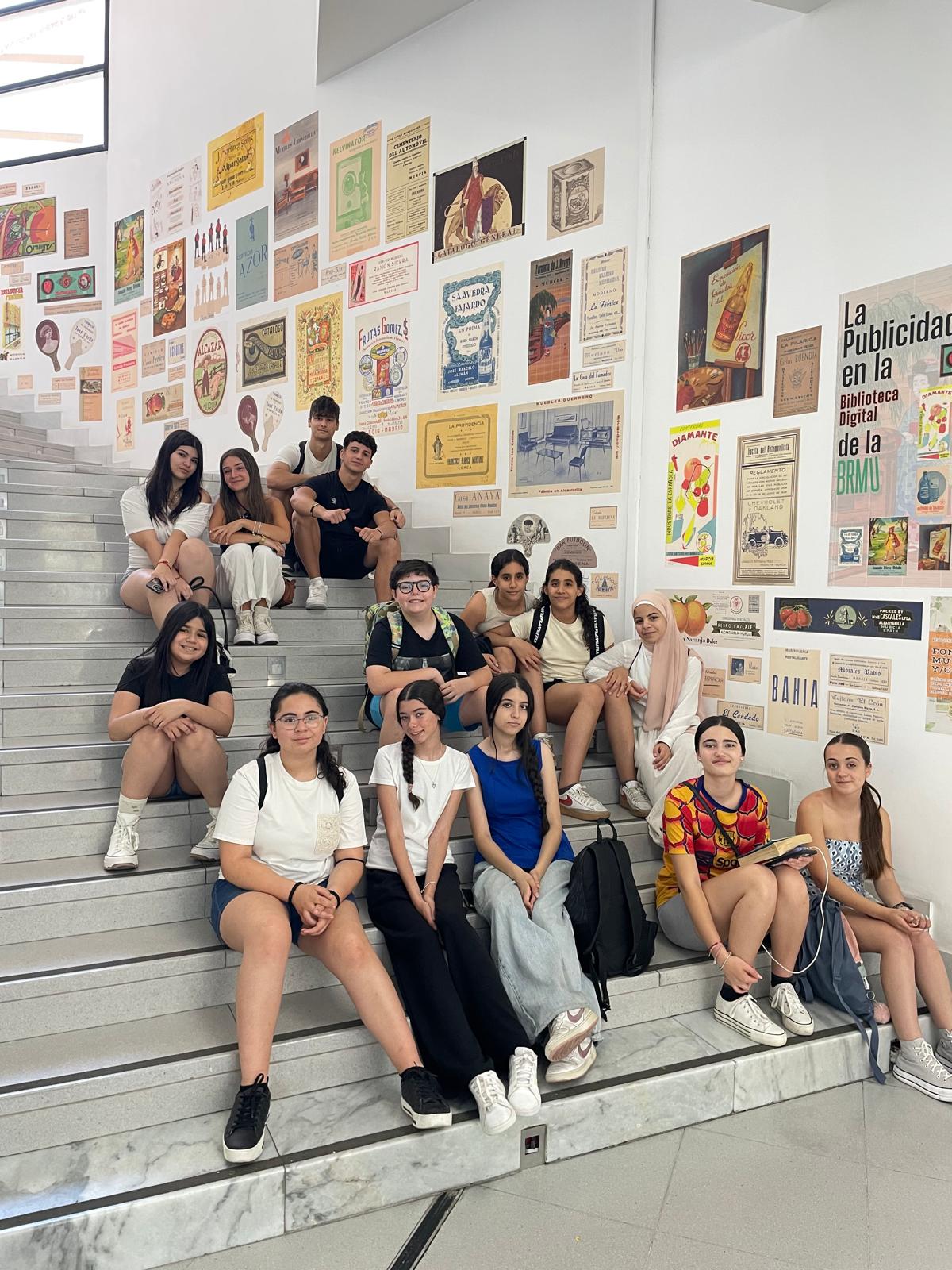 Escuchar podcast Noticia: el club de lectura abre sus puertas