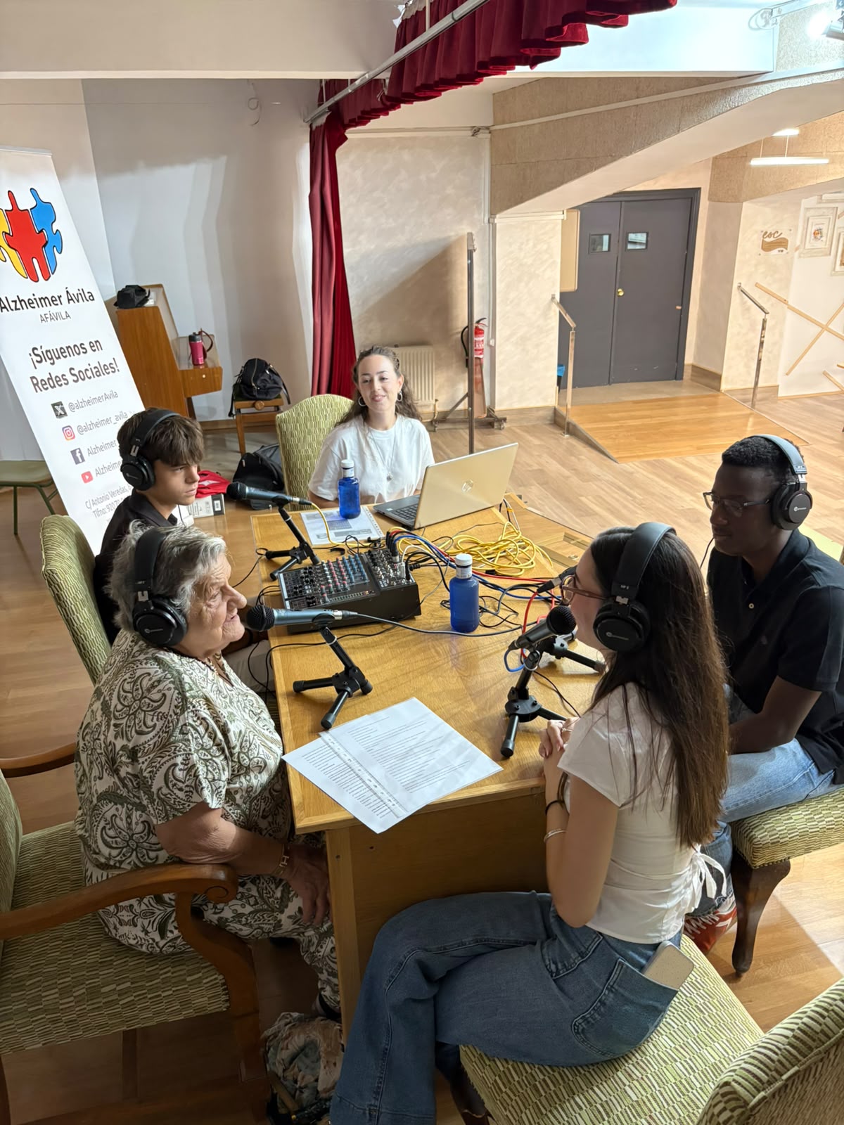 Escuchar podcast Voces que no se olvidan, IES Vasco de Zarza 3ªESO